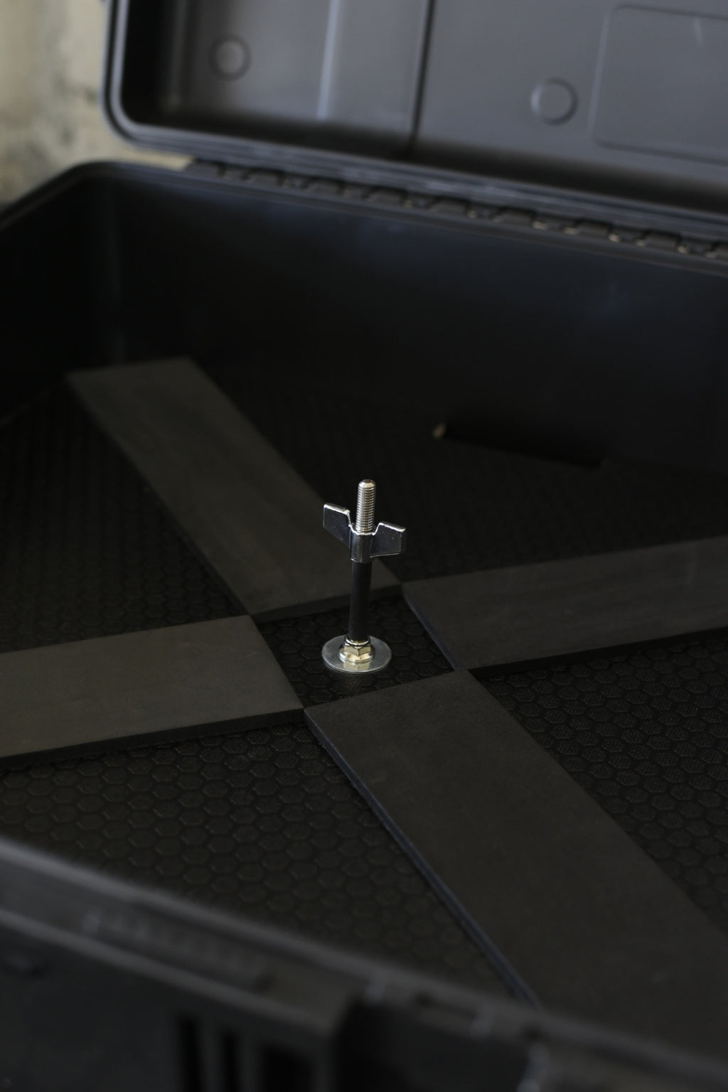 Drummers Fly Kit 3 Snare, Kick Pedals, accessories and a removable cymbals tray to hold a small cymbal kit up to 20" diameter.