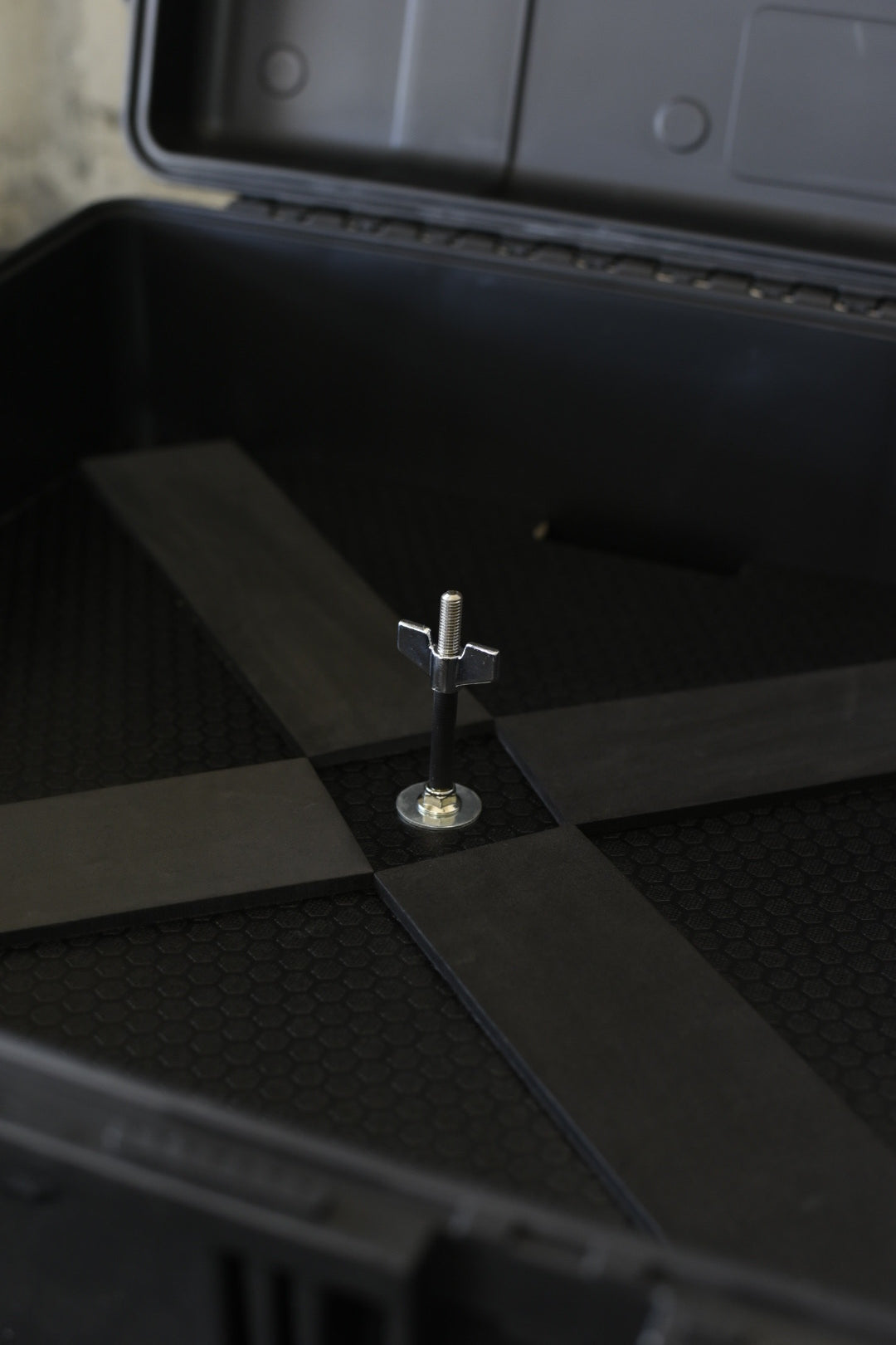 Drummers Fly Kit 3 Snare, Kick Pedals, accessories and a removable cymbals tray to hold a small cymbal kit up to 20" diameter.