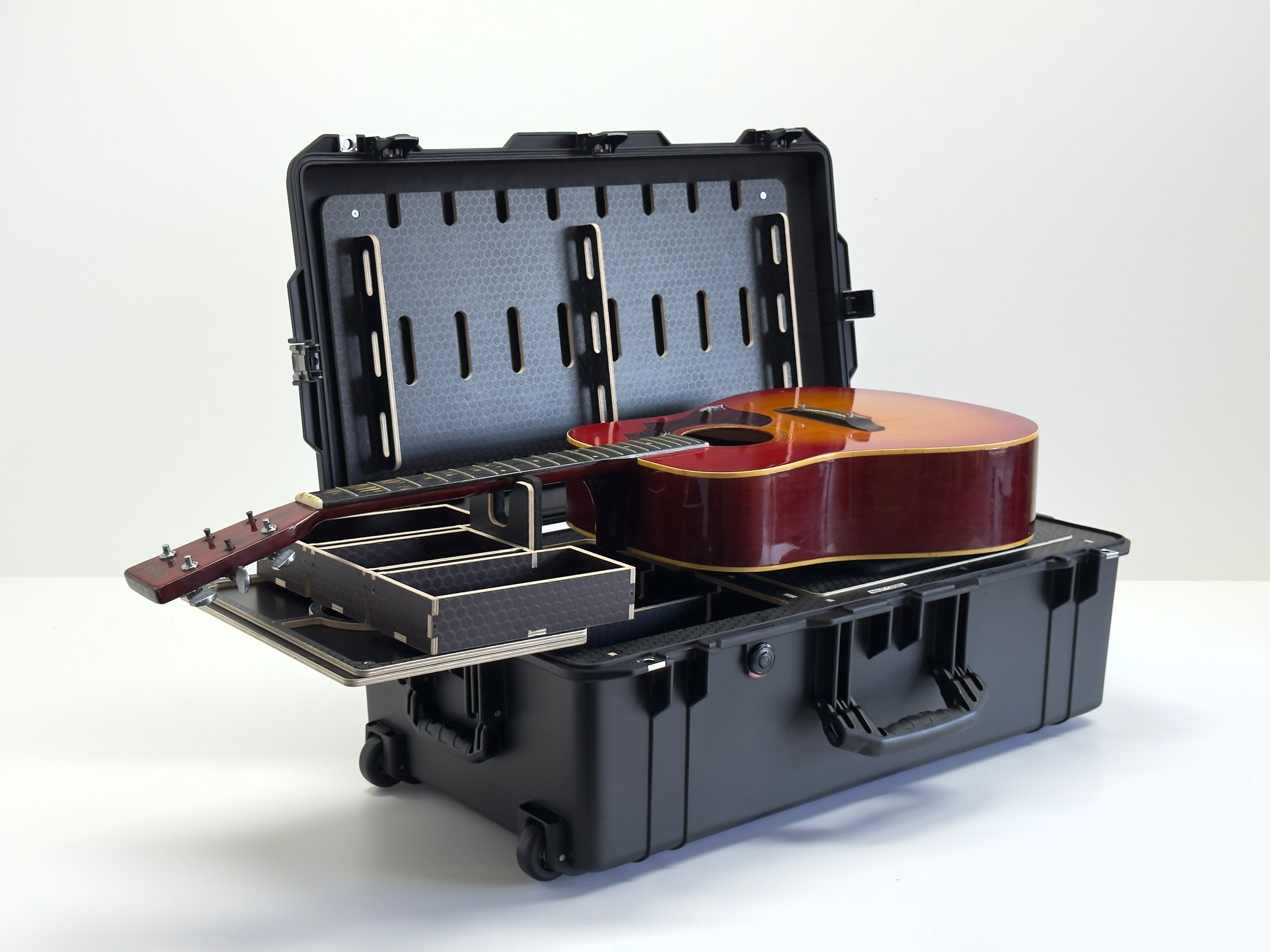 キャビネット 1615 Tech Bench insert – Naut Cases