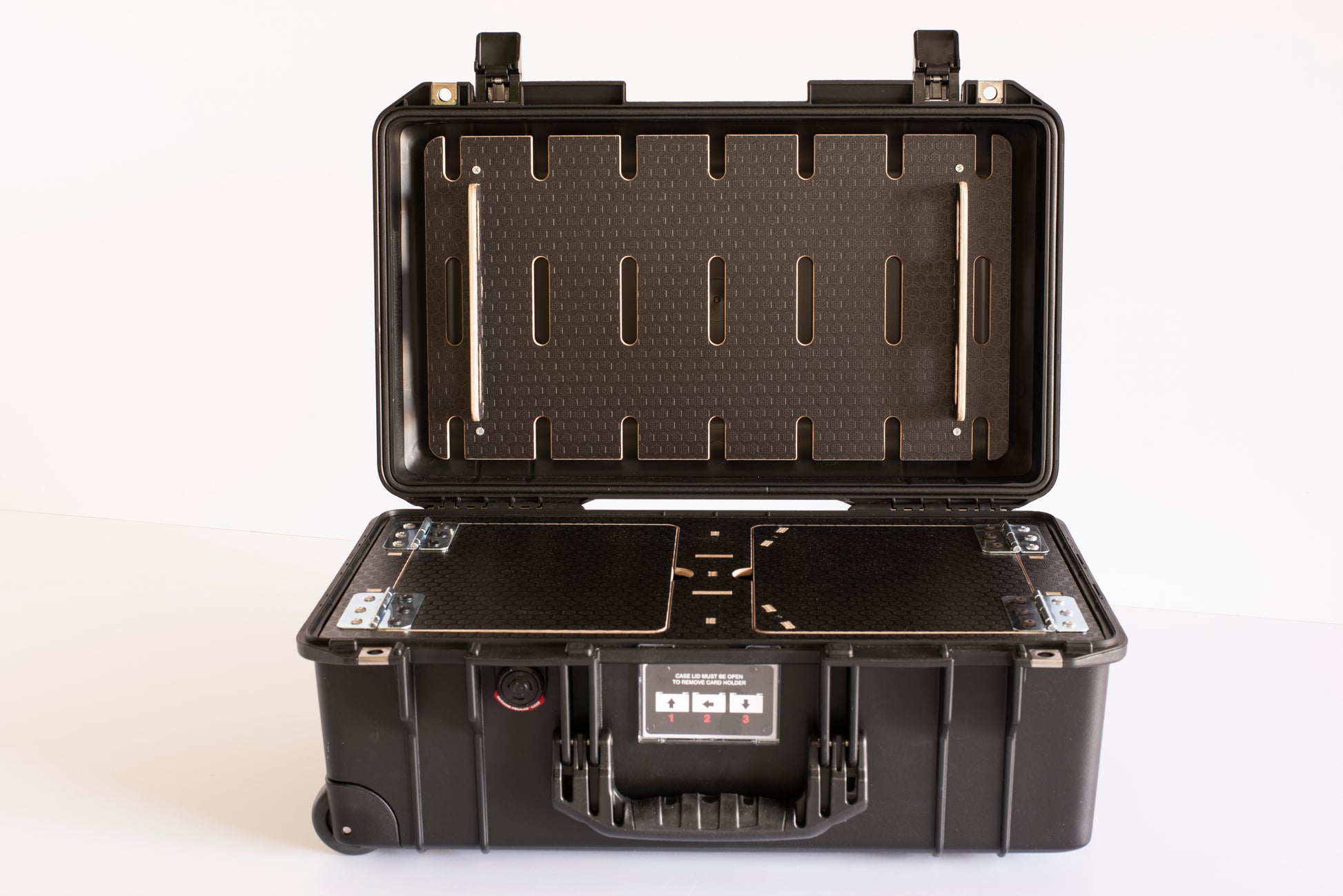 1535 Slotted lid board with braces.